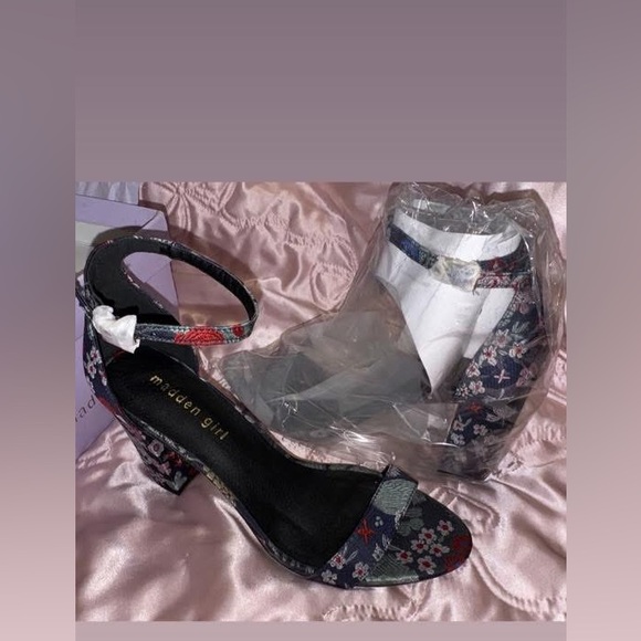 Madden Girl Black Floral Heels - Picture 1 of 1